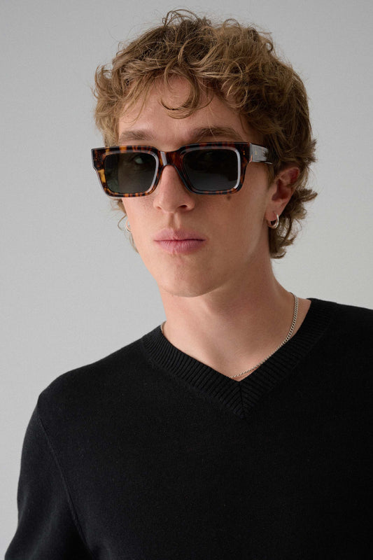 SZADE - dixon ; walnut / moss polarised