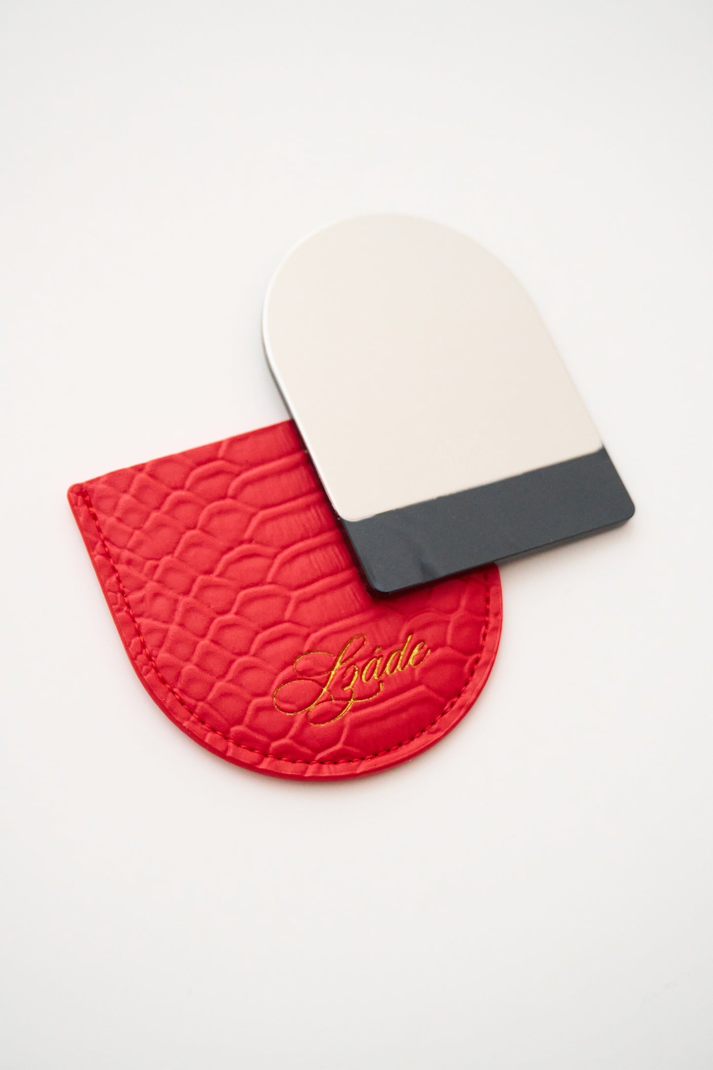 SZADE - the compact ; red snakeskin